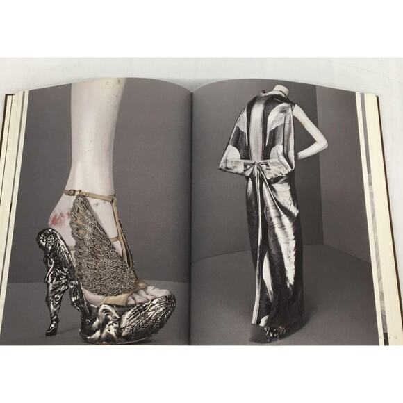 Alexander McQueen: Savage Beauty by Andrew Bolton First Edition - Picture 8 of 9